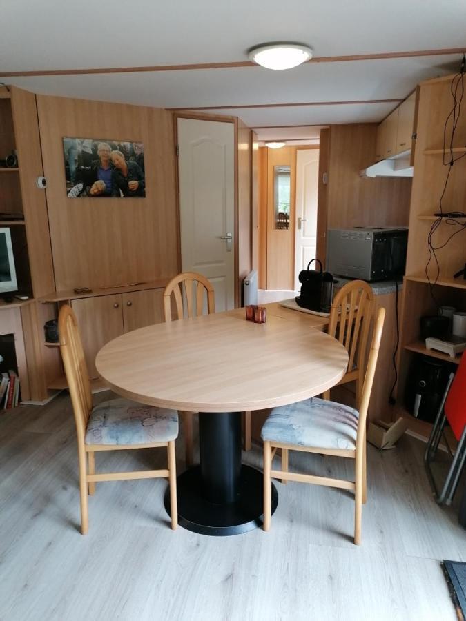 Chalet 4-6 Personen Epe F15 Van Alle Gemakken Voorzien Max Aantal Volwassen Personen Bedraagt 4 Kültér fotó