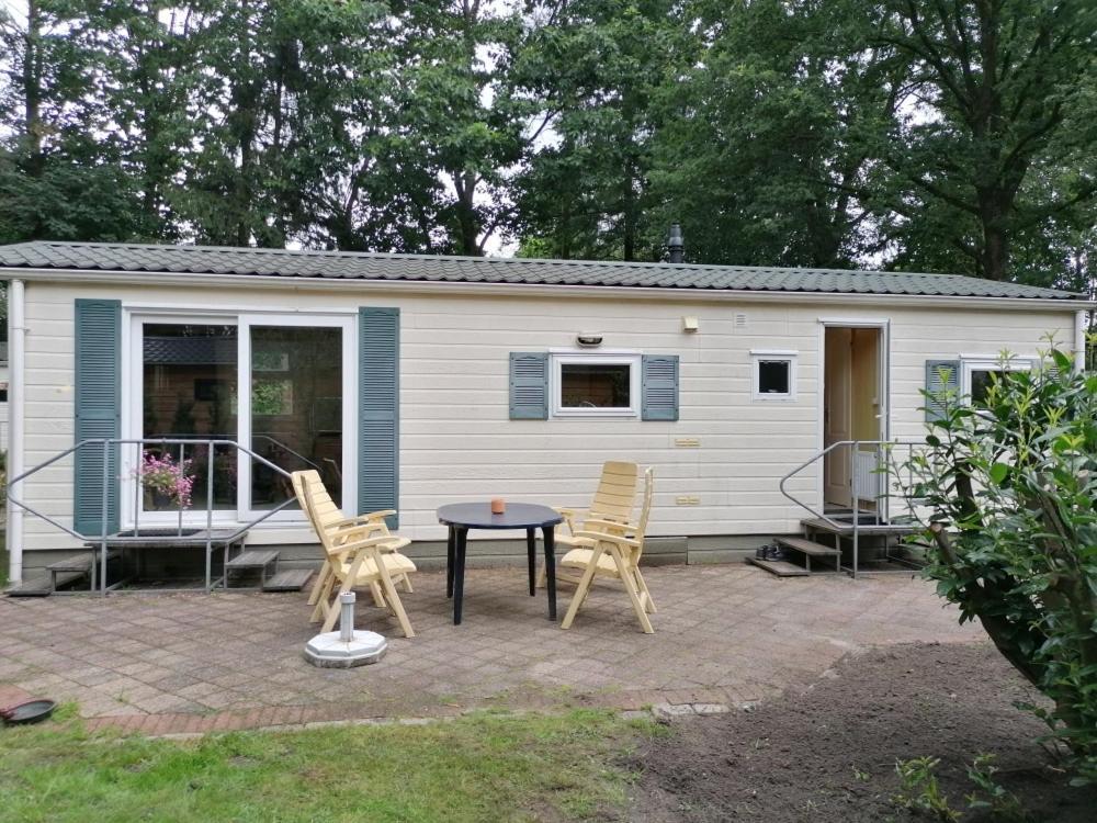 Chalet 4-6 Personen Epe F15 Van Alle Gemakken Voorzien Max Aantal Volwassen Personen Bedraagt 4 Kültér fotó